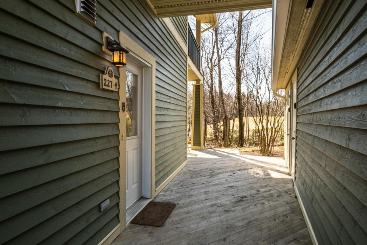 Le Serein Condo Tremblant Les-Eaux モントランブラン エクステリア 写真